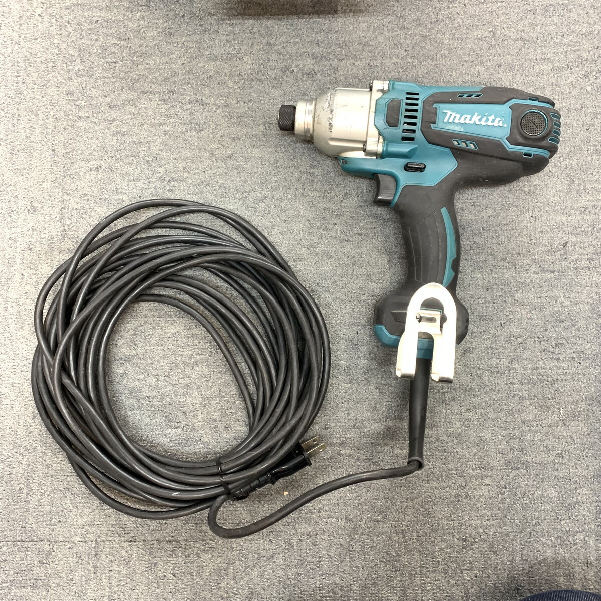 Makita　マキタ インパクトドライバ TD0220　ケース記名書込有り　中古(M0327-6)_画像2