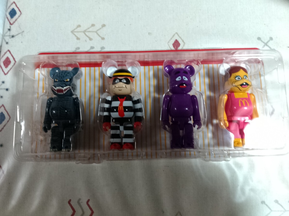 BE@RBRICK ゴジラ マクドナルド 150% 4PCS SET GODZILLA HAMBURGLAR GRIMACE BIRDIE / ハンバーグラー　 ベアブリック 新品 未開封_画像1