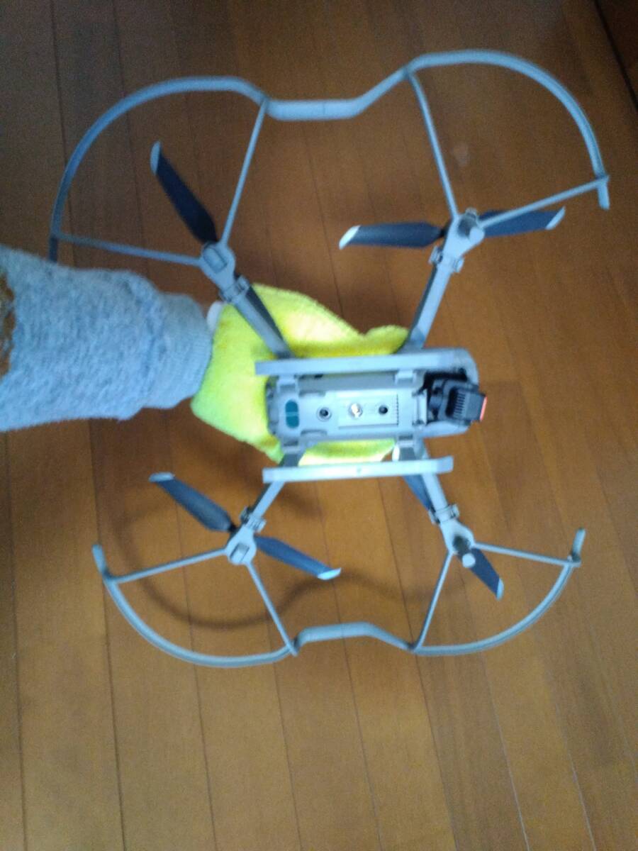 DJI MAVIC AIR2 Fly More Combo_本体下面状態