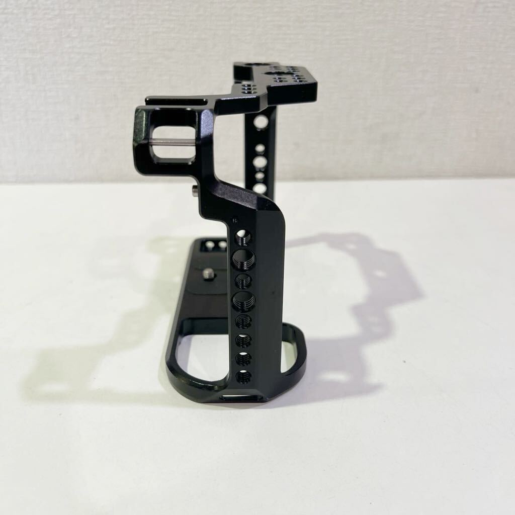 【美品 使用数回】 SMALLRIG S1H 専用ケージ カメラ用ケージ CCP2488 60サイズ（251）_画像5