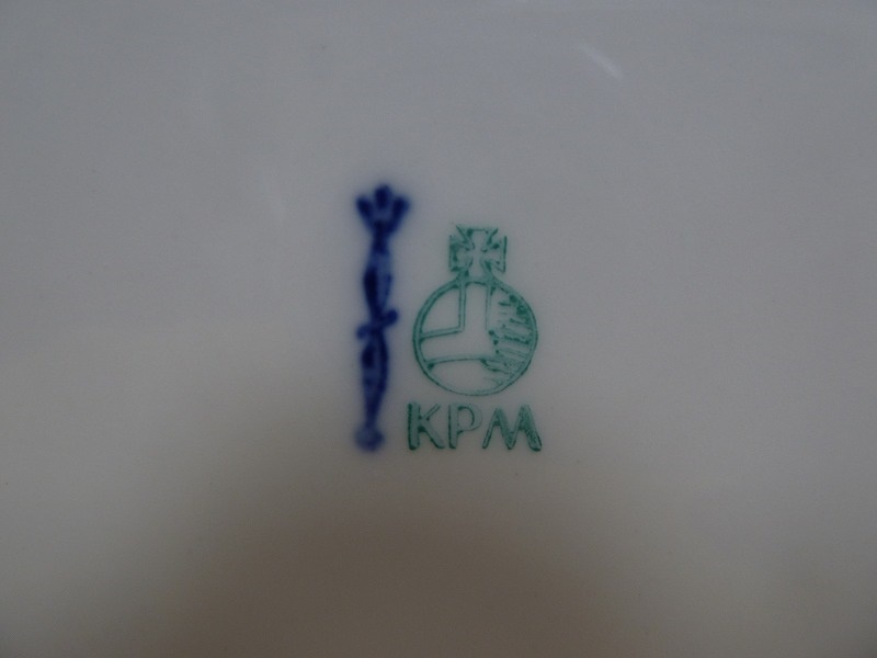 (☆BM)ベルリン/KPM 深皿 プレート 20㎝ 2枚 デザートプレート 中皿 ブルー×ゴールド ベルリン王立磁器製陶所 クラッシックレトロ 西洋_画像4