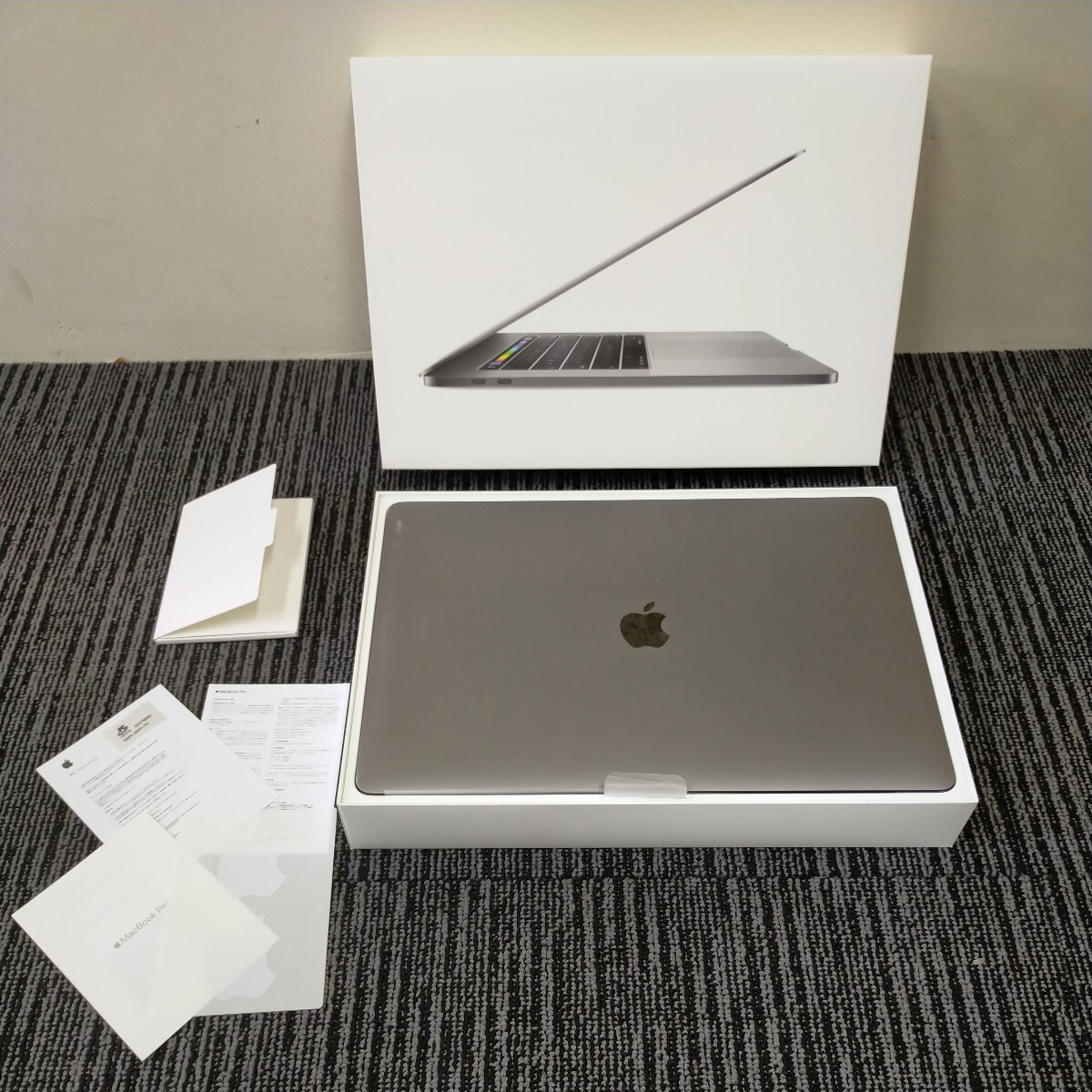 【ジャンク】Apple MacBook Pro (15-inch,2016) A1707 EMC3072 /core i7 2.9GHz/Radeon Pro/メモリ:16GB/SSD:1TB/JPN 【浦R】_画像1