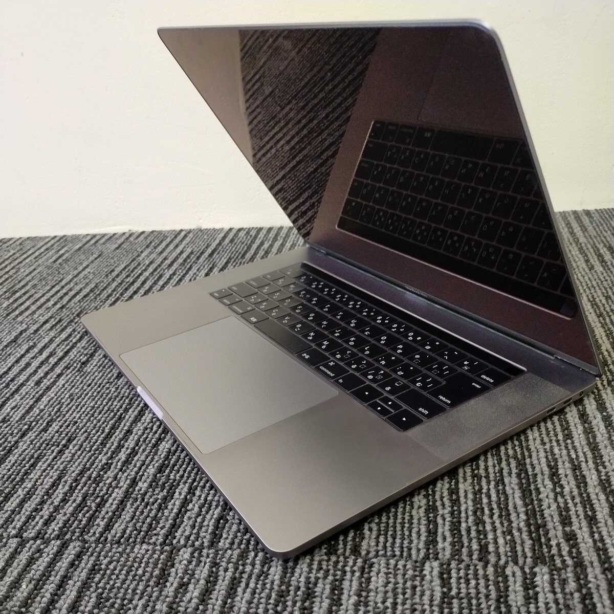 【ジャンク】Apple MacBook Pro (15-inch,2016) A1707 EMC3072 /core i7 2.9GHz/Radeon Pro/メモリ:16GB/SSD:1TB/JPN 【浦R】_画像4