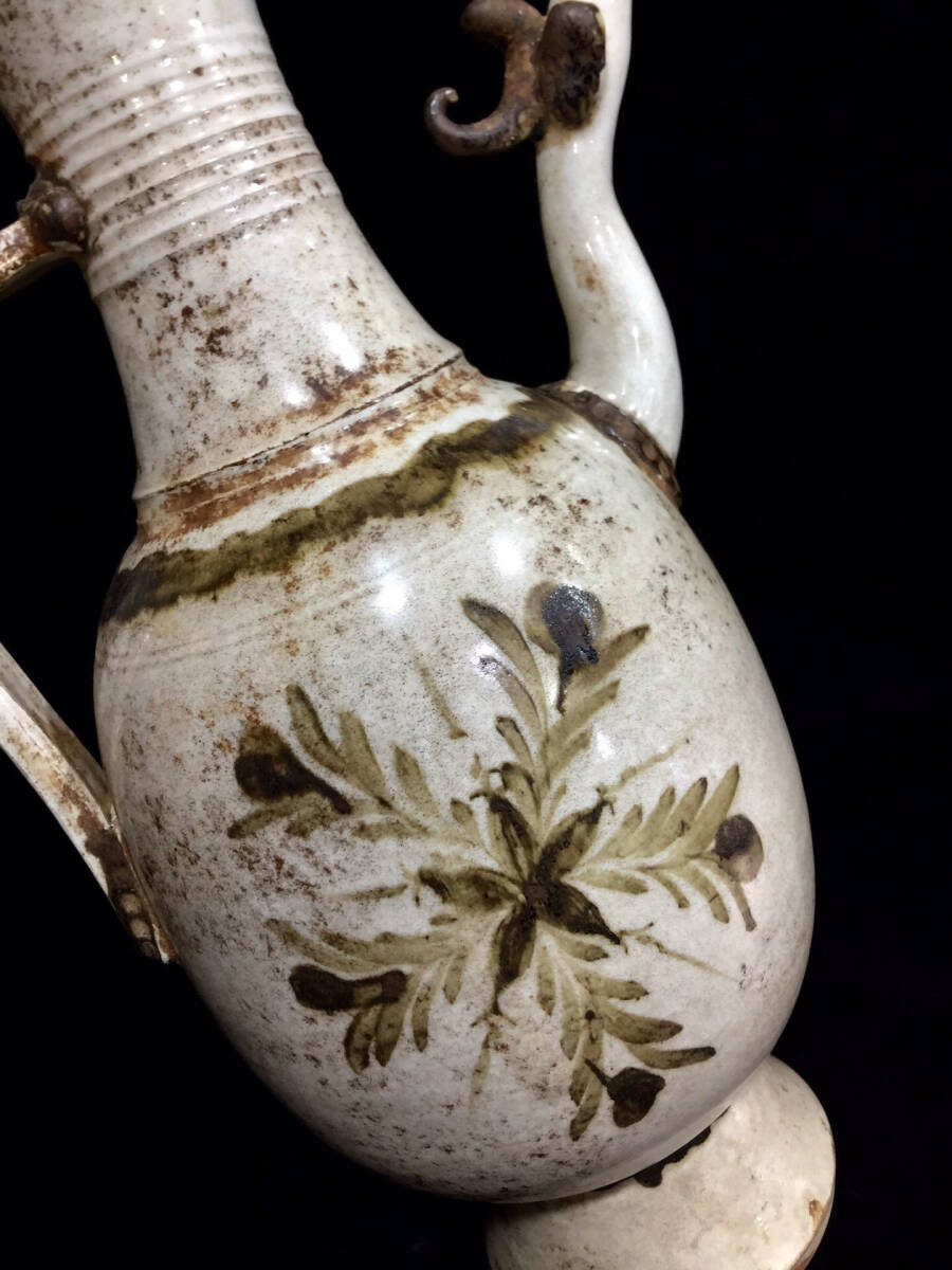 宋・古陶瓷品・定窯・執壺』極細工 置物古賞物 中国古玩 宋・古陶瓷品・定窯・執壺』極細工 置物古賞物 中国古玩