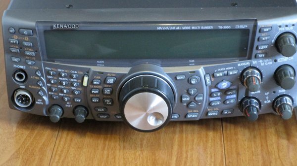 KENWOOD TS-2000S 動作品　HF/144/430MHZ 100WATT機　_画像1