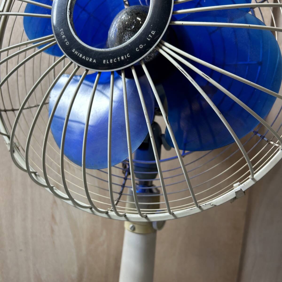 * operation goods TOSHIBA Toshiba electric fan HM series 30cm 4 sheets wings root blue Tokyo Shibaura electric consumer electronics electrical appliances antique Showa Retro ( secondhand goods / present condition goods / storage goods )*