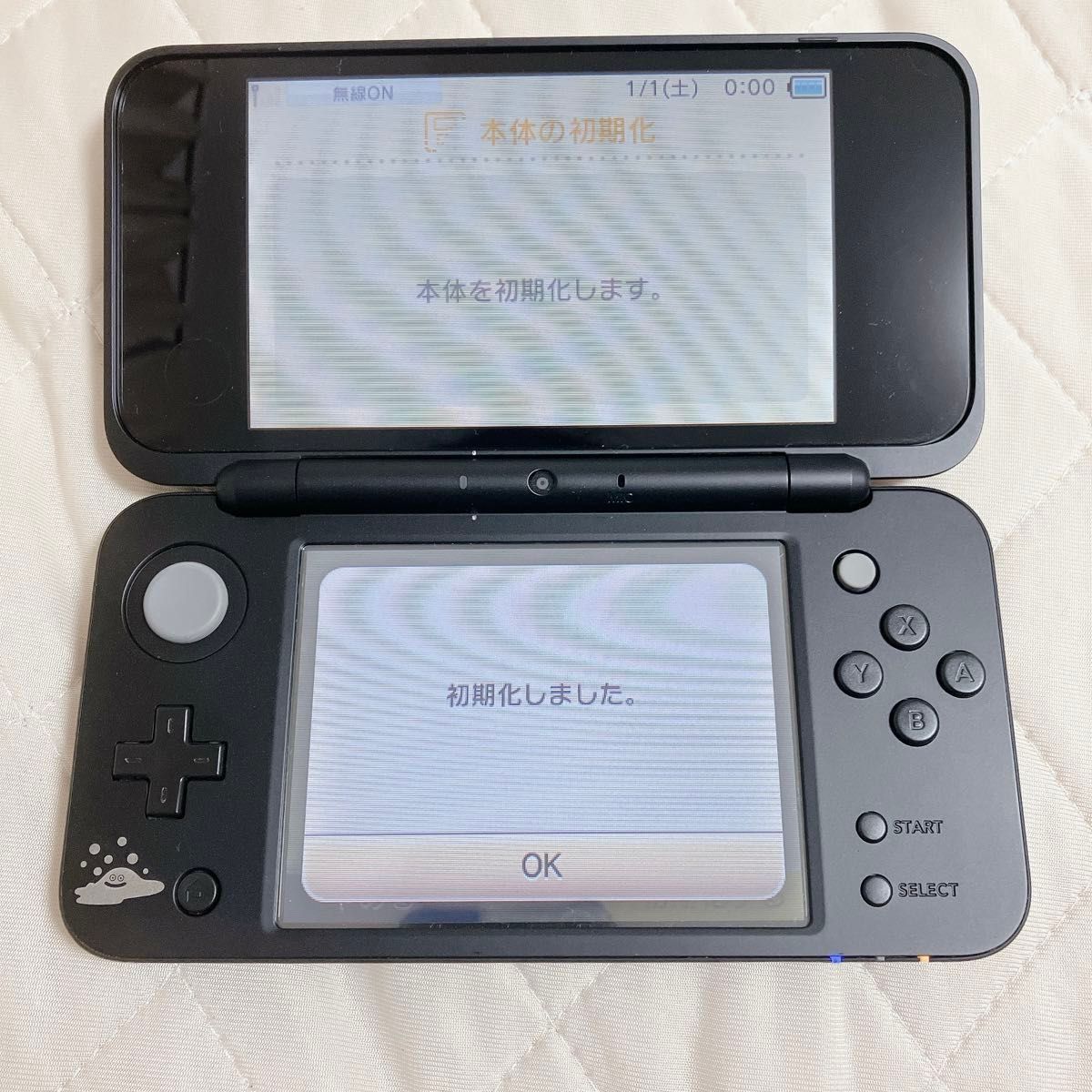 【美品】Newニンテンドー2DSLL はぐれメタルエディション ドラゴンクエスト11 ソフト付き