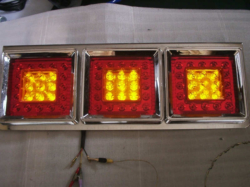 トラック用 3連 角タイプ LED テールランプ ジャンク品 加工ベース ダンプ デコトラ 軽トラ 24Vの画像10
