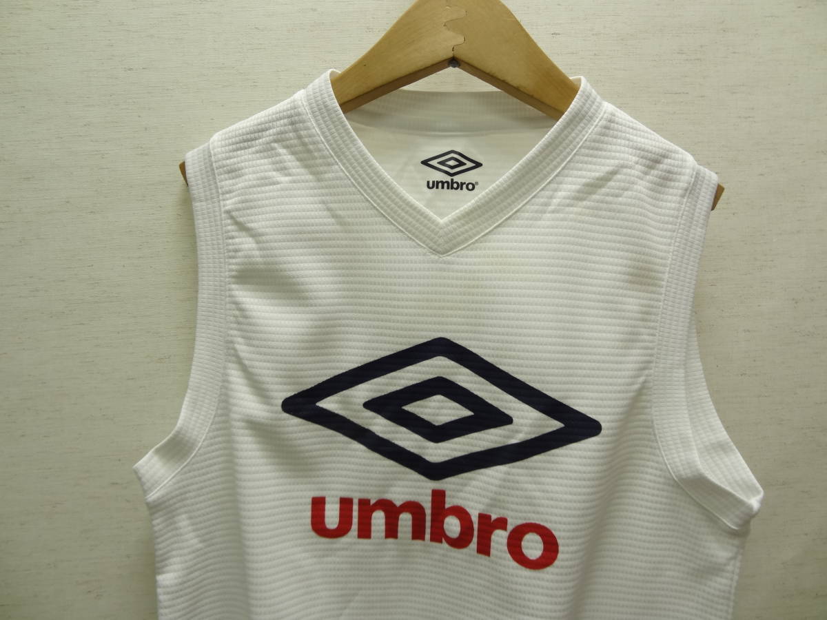 全国送料無料 アンブロ UMBRO 子供服キッズ 男＆女 ポリエステル100% サッカー等 ノースリーブ 白色 スポーツゲームTシャツ 150_画像3