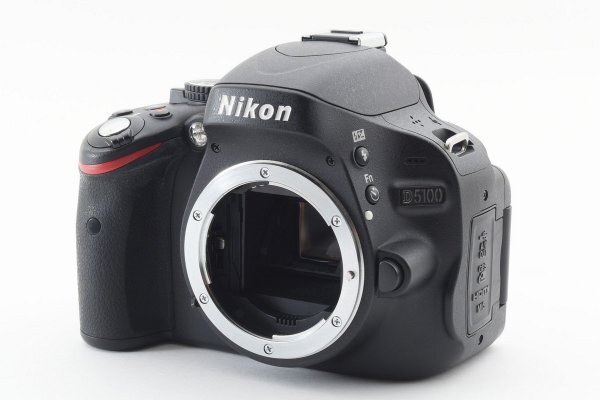 UP6264【新品級】 撮影枚数1560枚 Nikon D5100 一眼レフ ボディ ニコン_画像2