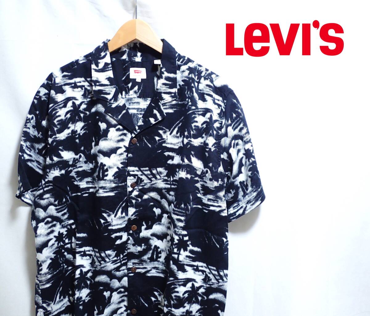 ☆シンプルでかっこいい！！　☆Levi's　☆リーバイス　☆アロハシャツ　☆カジュアルシャツ　☆半袖　☆ブラック　☆メンズ　☆M_画像1