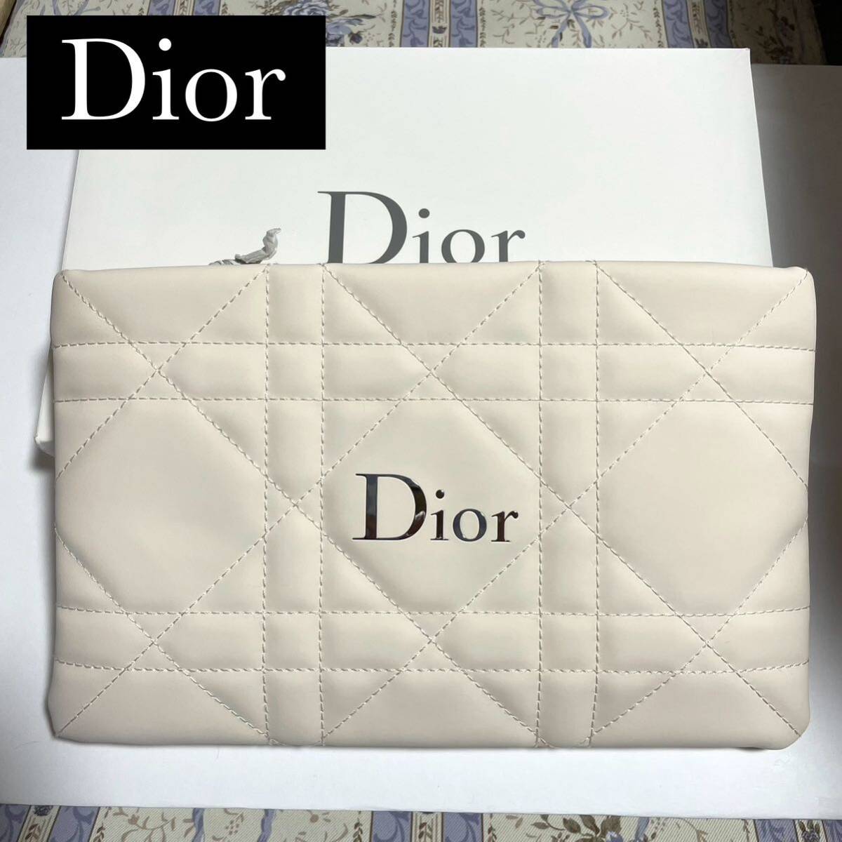 Christian Dior クリスチャンディオール ポーチ　クラッチバッグ　化粧ポーチ ホワイト　オフホワイト　ノベルティ　非売品　箱あり　。_画像1