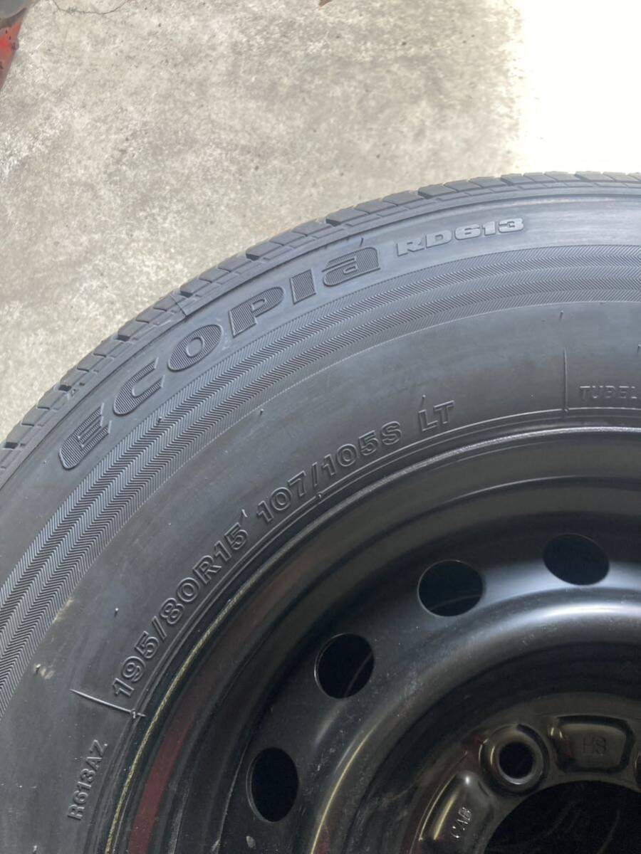 夏タイヤ のみ 走行距離7km ほぼ新品 新車外し195/80R15 107/105S LT ブリヂストン エコピア RD613 2024年製 4本セット 国産 札幌 手渡し可_画像3