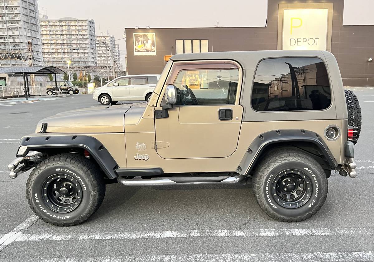 ジープ jeep ラングラー サハラ ハードトップ リフトアップ チューブバンパー バックカメラ ETC クロカン 幌 オープン ロックの画像9