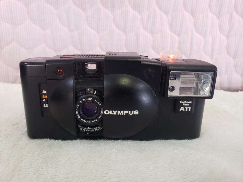 OLYMPUS オリンパス XA2 A11 フラッシュ コンパクトフィルムカメラ 1:3.5 35mm_画像1