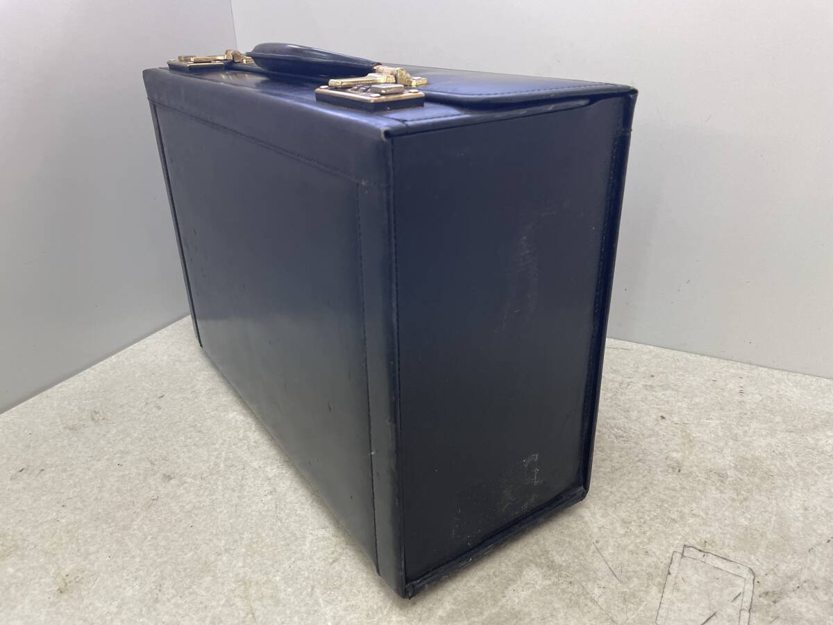 [G-11-R6] retro flight case Pilot case trunk that 2