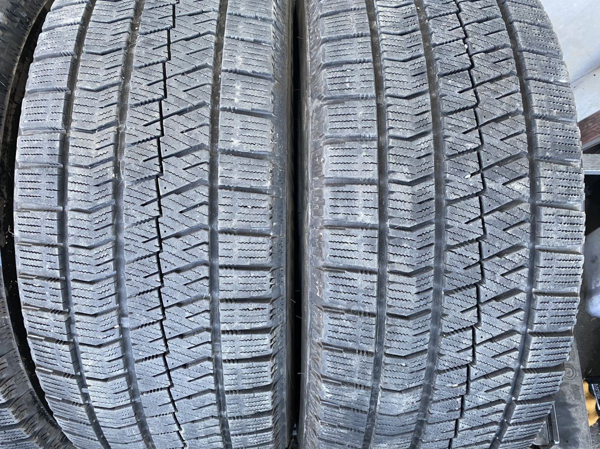 サ4121　送料無料☆在庫処分価格　BRIDGESTONE ブリヂストン BLIZZAK VRX2　215/55R17 94Q　4本価格　2本2021年製/2本2018年製_画像3