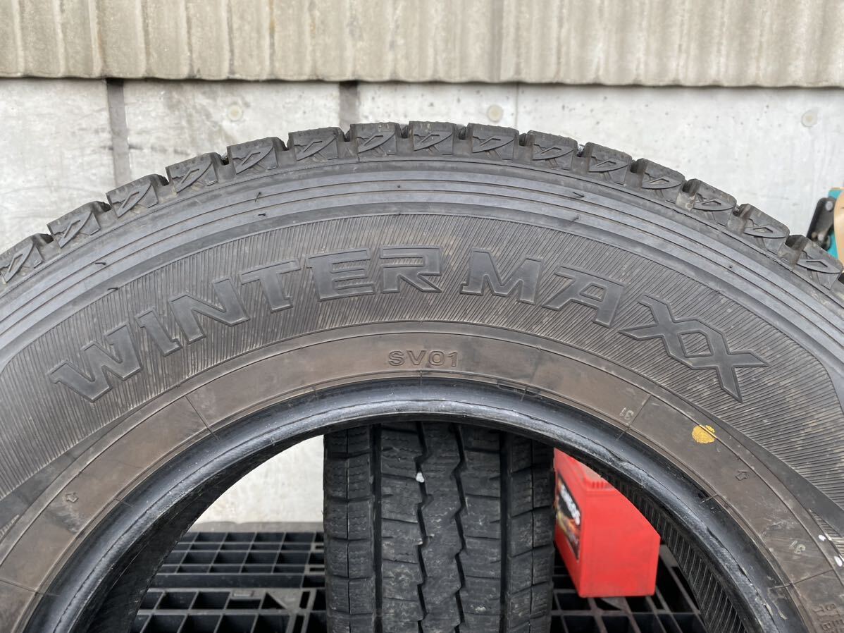 X4266　送料無料☆深溝スタッドレス☆在庫処分価格　DUNLOP ダンロップ WINTER MAXX SV01　195/80R15 107/105L LT　2本価格　2018年製_画像6