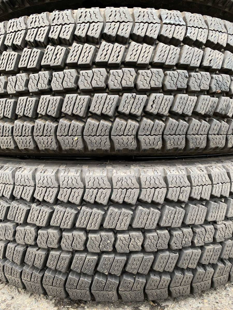 ツ4156　送料無料☆希少サイズ☆深溝スタッドレス　TOYO DELVEX M934　205/60R17.5 111/109L LT　4本価格　2020年製_画像3