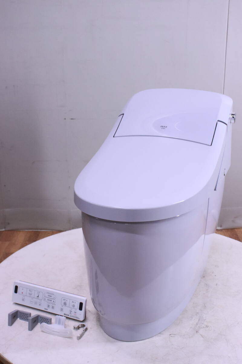 シャワートイレ付き 体型トイレ 便器 リモコン付き INAX LIXIL DT-CL114A/BB7 YBC-CL10S 2019年製 中古品 引き取り限定 値下げ■(F8937)の画像3