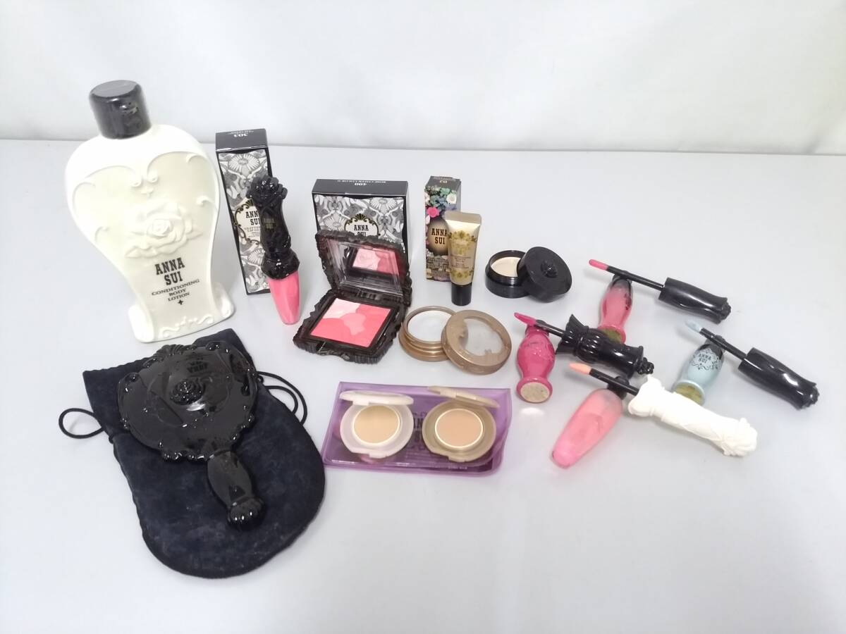 【新品含む】ANNA SUI アナスイ ボディローション他 サンプル含む コスメ ミラー 計12点セット/グロス/チーク/ファンデーション他/LNP16-6_画像1