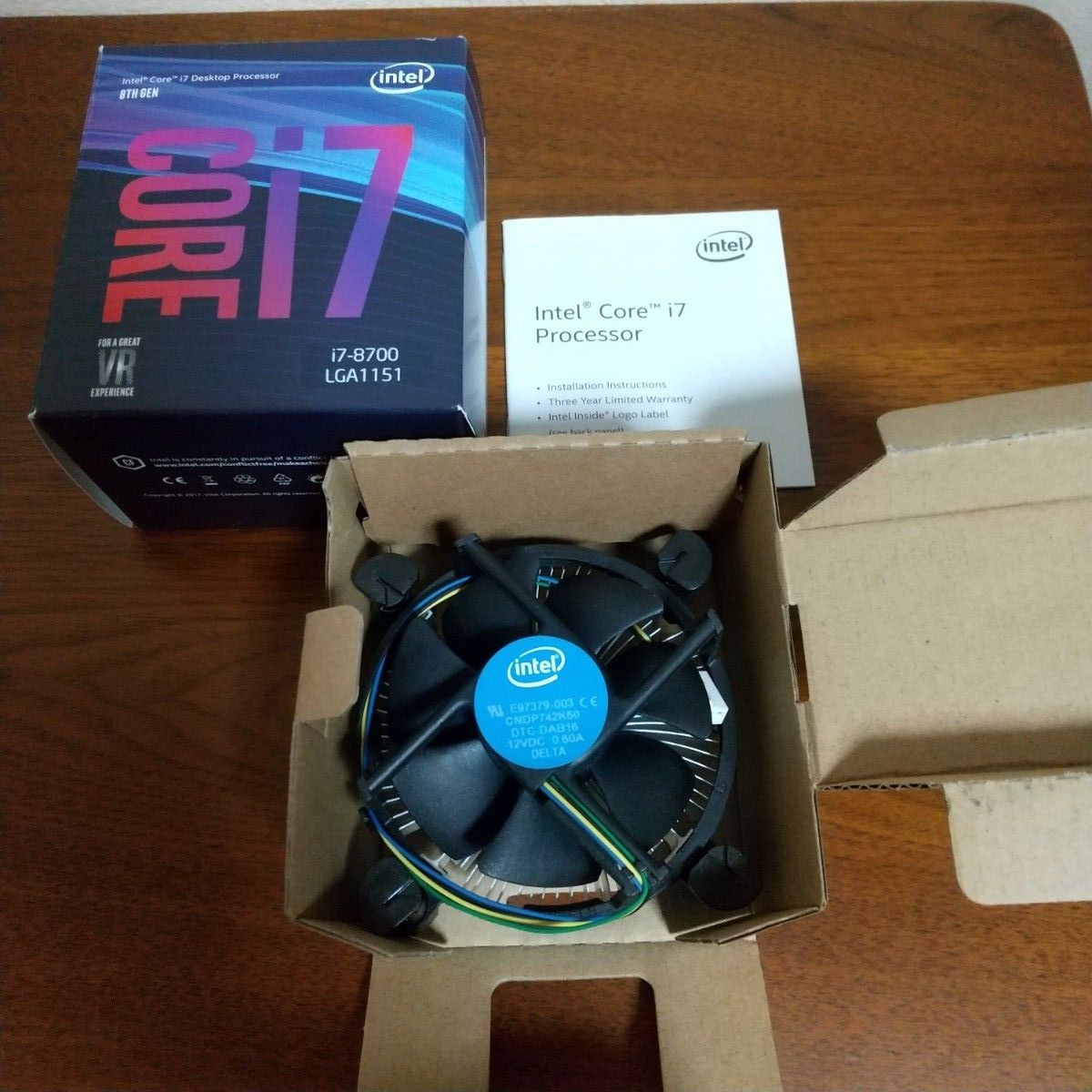 Intel 純正CPUクーラー E97379-003 インテルCPU CORE i7-8700 Intel 純正CPUクーラー E97379-003 インテルCPU CORE i7-8700