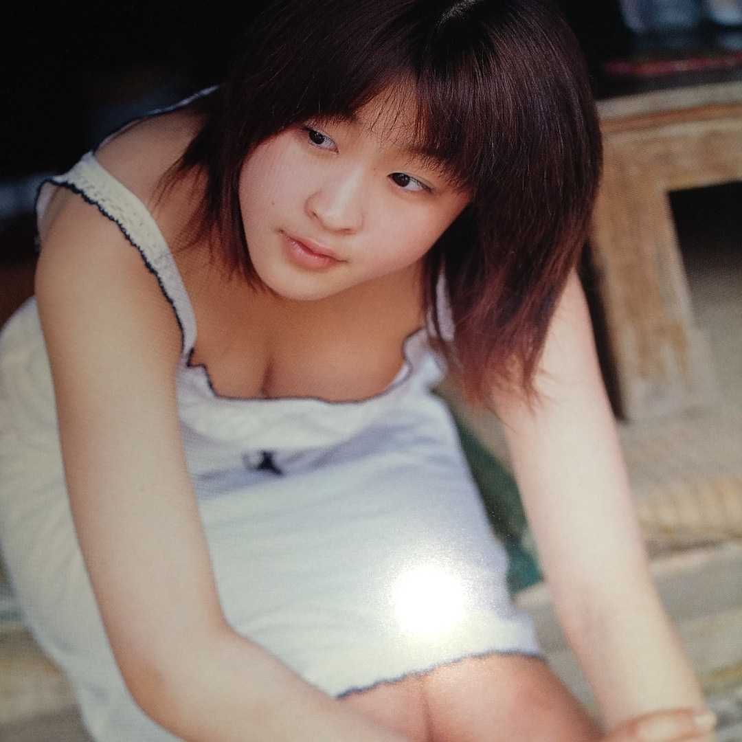 【15歳Eカップ】島本里沙　写真集「15果実」　2003年発売 セーラー服・ブルマ・スク水・ビキニ　p1644_画像5