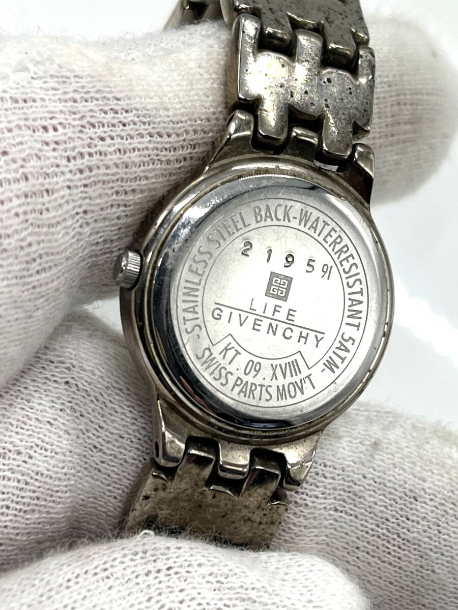 【電池切れ】GIVENCHY　ジバンシィ　クォーツ腕時計　レディース　ロゴ文字盤　モノグラム　白文字盤　219591　ケース幅：2.1_画像9