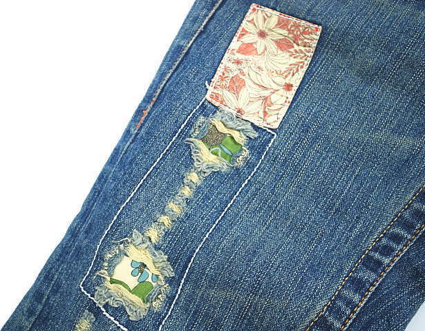 TRUE RELIGION　トゥルーレリジョン　デニム　ベルボトム　サイズ２６　股下７０　中古　レディース_画像4