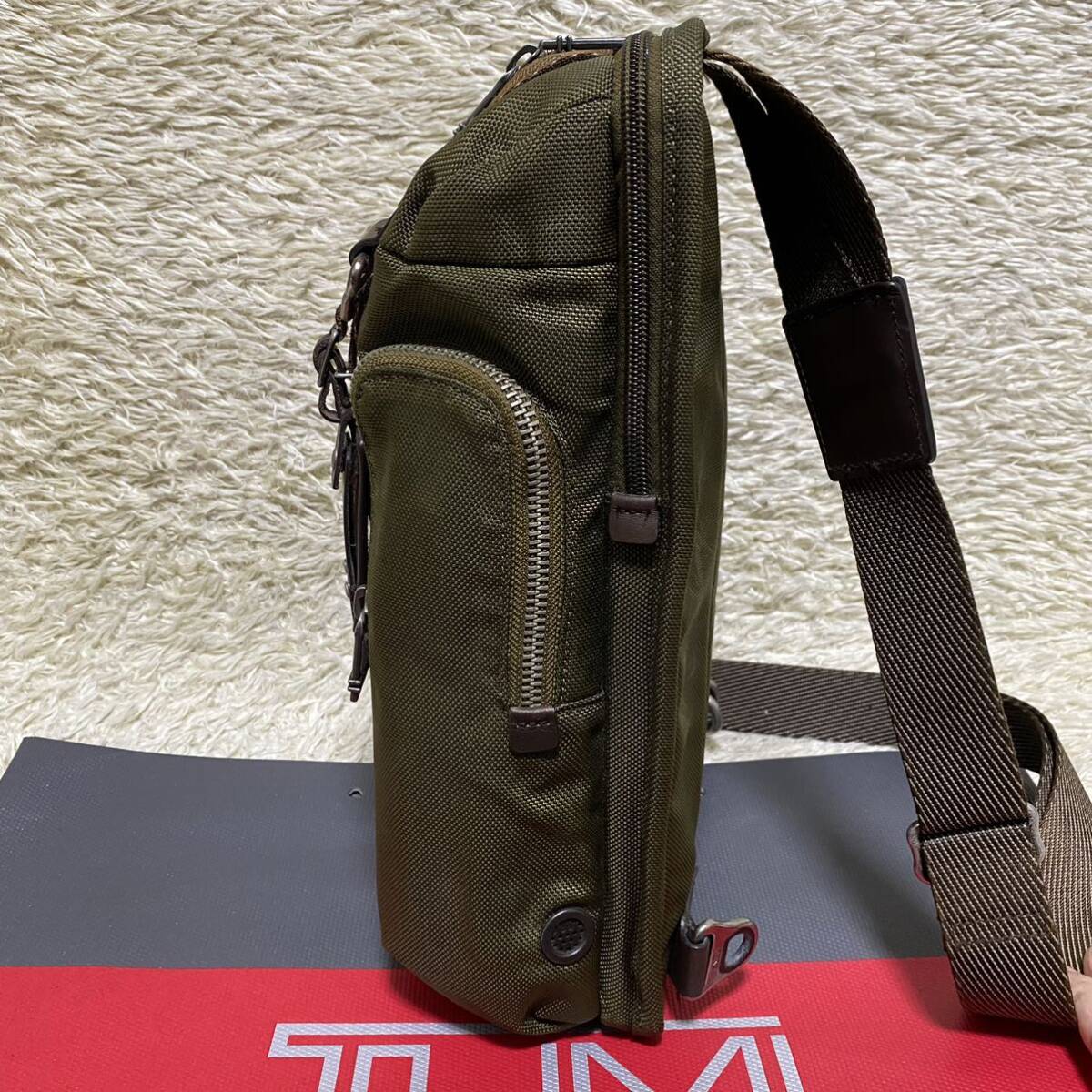 1円〜 極美品 TUMI トゥミ メンズ ビジネス スリングバッグ ALPHA BRAVO ケリー ボディバッグ ショルダー バリスティックナイロン オリーブ_画像4