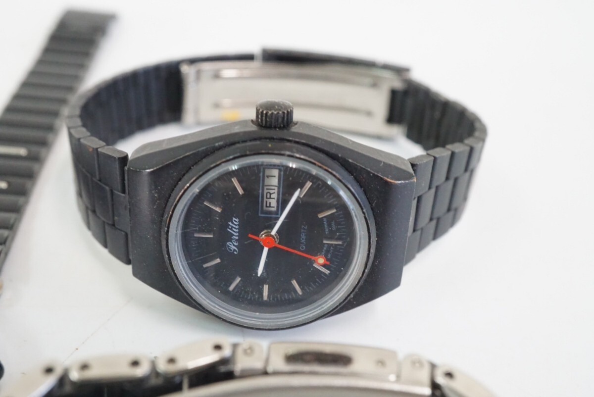 F172 ブラック系 腕時計 6点セット クォーツ アクセサリー メンズ レディース 大量 まとめて おまとめ まとめ売り 不動品_画像6