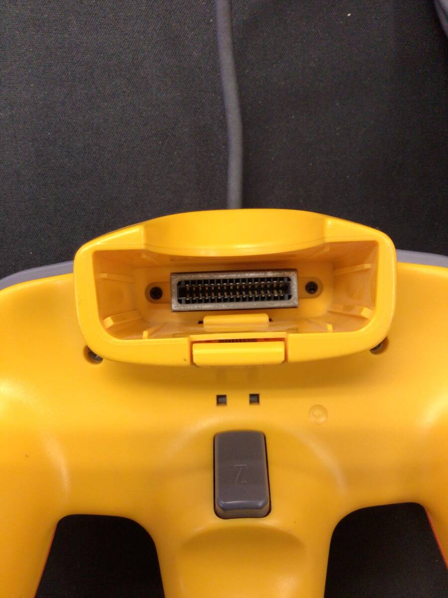 【中古コントローラー】ピカチュウ ニンテンドー64コントローラー オレンジ N64コントローラー_画像6