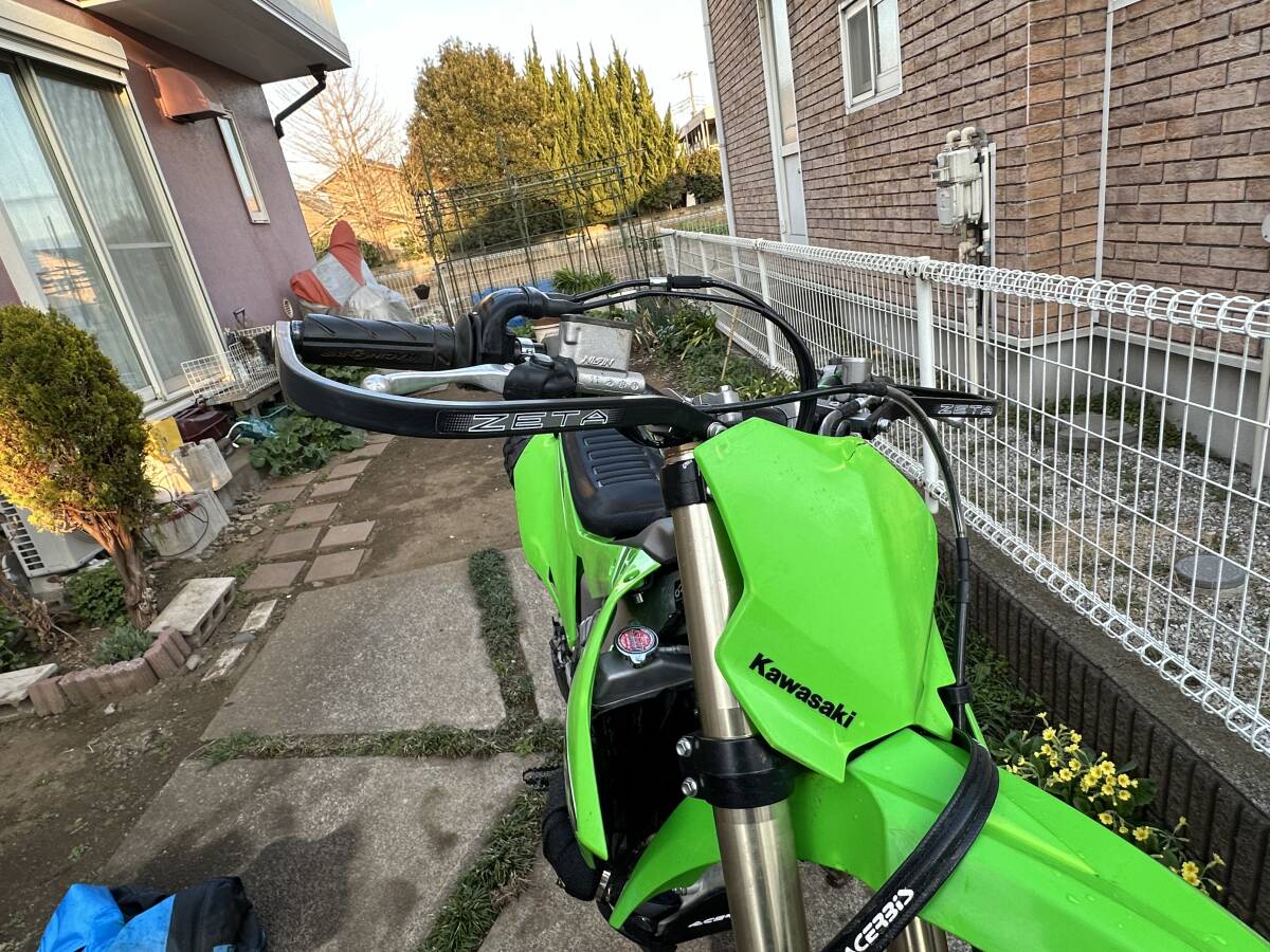 カワサキ KX250X MY23 YZ CRF KTM Husqvarna GASGAS _ゼッケンプレート割れてます。