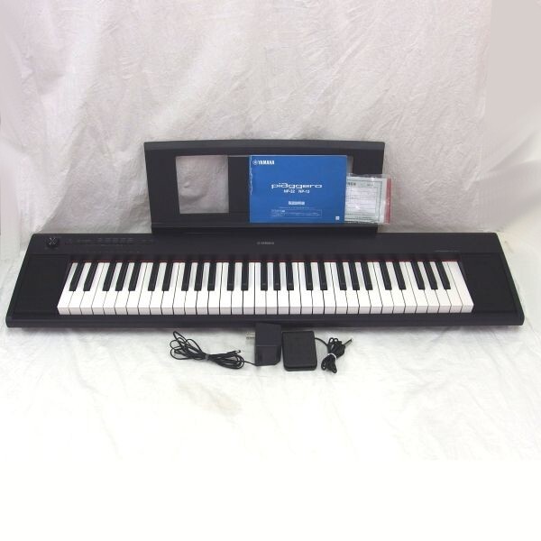 【動作確認品】YAMAHA NP-12 Piaggero ピアジェーロ NP-12B 20年製 電子キーボード 各種付属品付き/170サイズ_画像1