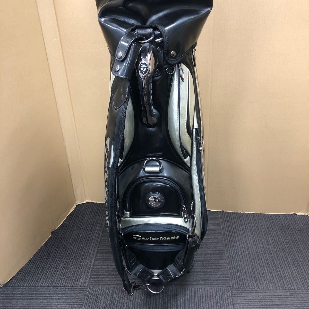 【中古品】3-125 TaylorMade テーラーメイド キャディバッグ ゴルフバッグ 黒_画像3