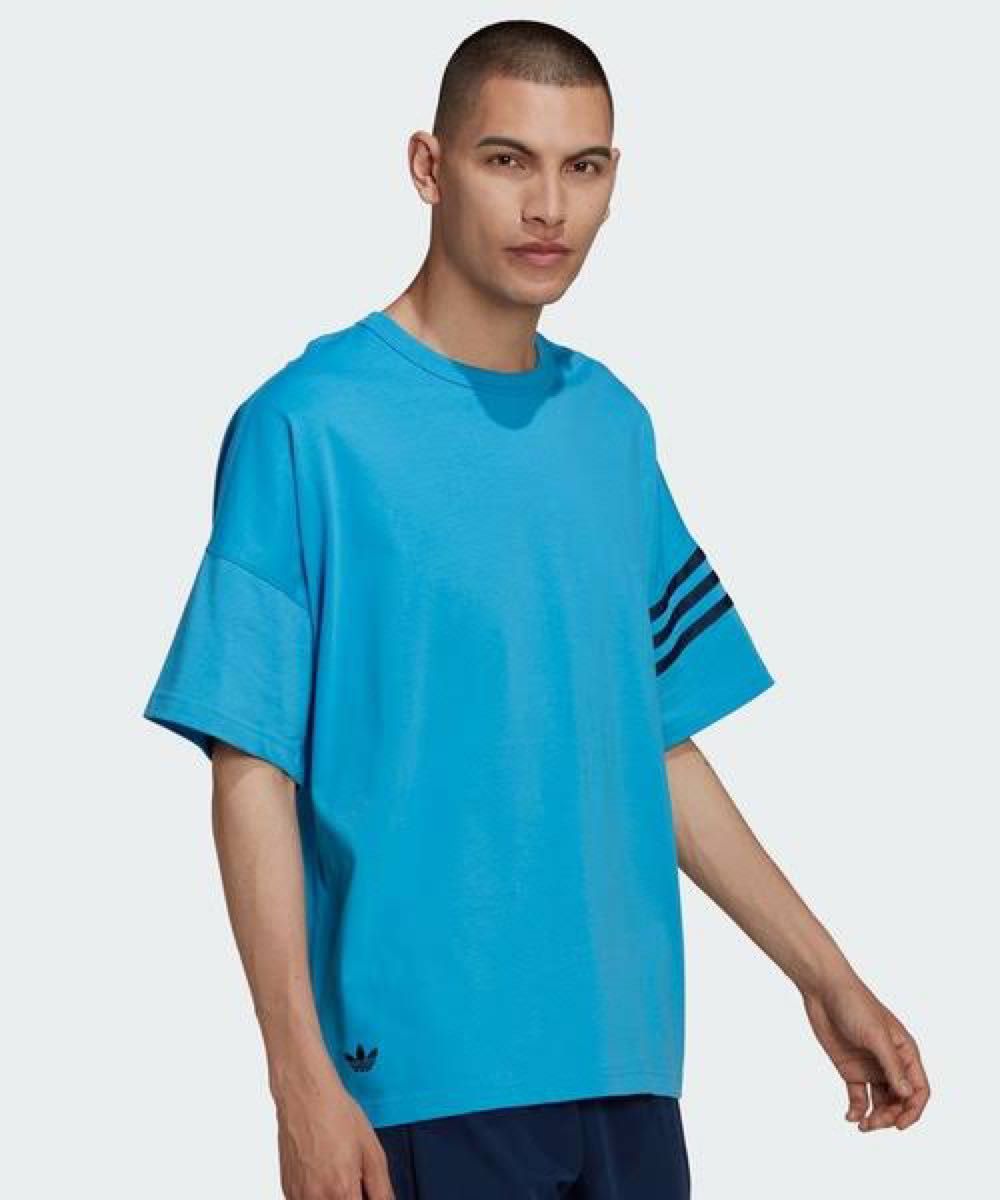 adidas アディダス　アディカラー Neuclassics 半袖Tシャツ