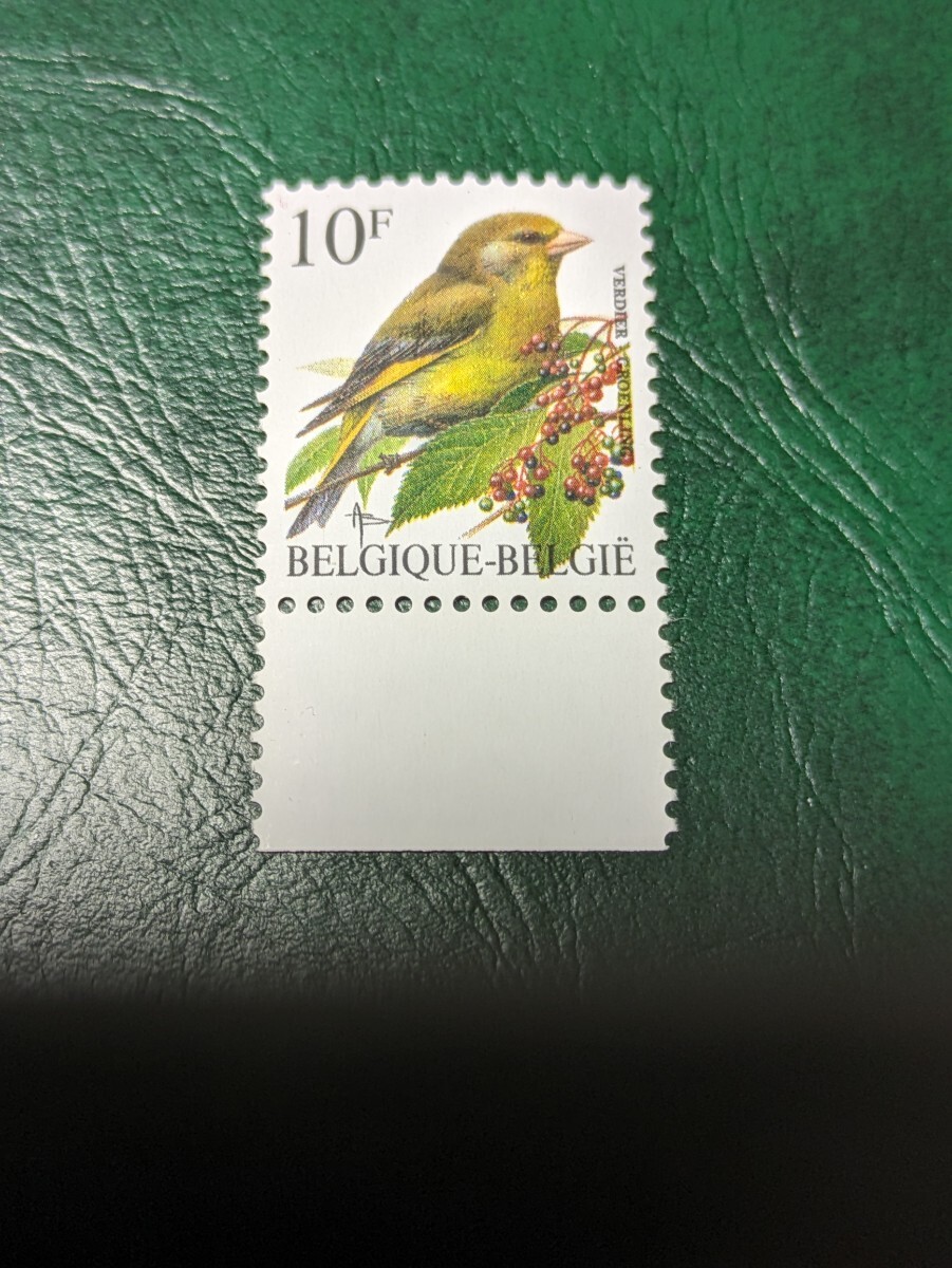 小鳥を描くベルギーの普通切手旧10フラン 1種 未使用ヒンジなし耳紙つきの画像1