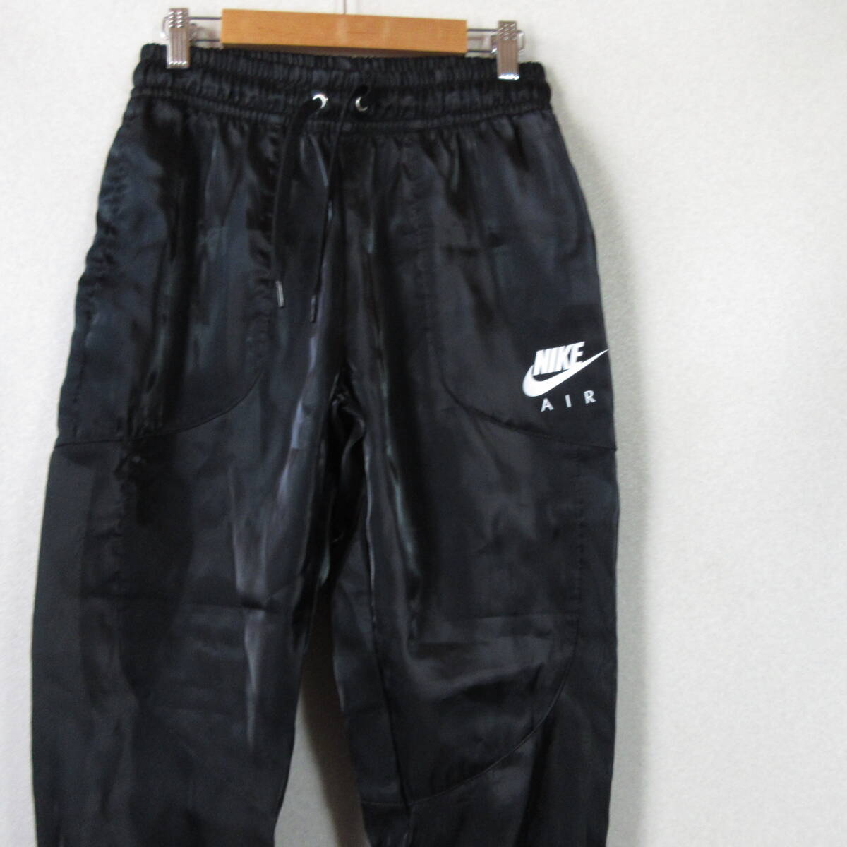 ○極美品 NIKE ナイキ◆WMNS SHEEN AIR PANTS CU6567-010 ロングパンツ 光沢 シースルージョガーパンツ◆レディース ブラック Sサイズ_画像1