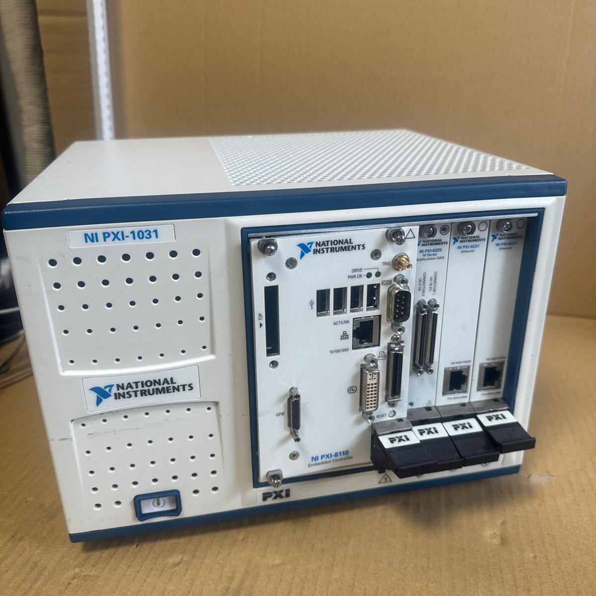 （H-6）NATIONAL INSTRUMENTS ナショナルインスツルメンツ 測定テスト装置 PXI-1031 / PXI-8110 PXI-6229 PXI-8231x2_画像1