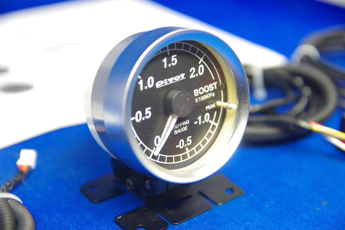 希少 PIVOT GEKKO 60mm ブースト計 センサータイプ SG-BPG STEPPING GAUGE ブルーイルミ ターボ計 ステッピングゲージ 電子式 メーターDefi_画像7