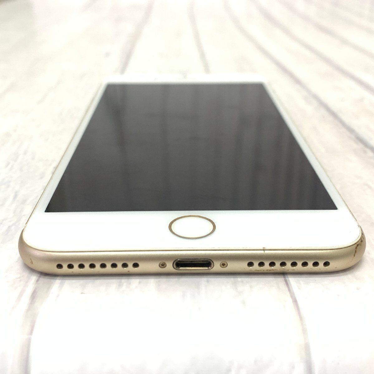 s001 A3.1 docomo Apple iPhone7plus 32G ゴールド A1785 初期化済み 動作品 白ロム_画像6