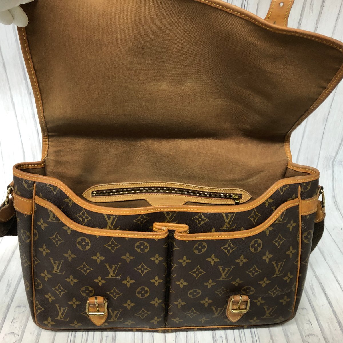 m001 F ルイヴィトン ジベシエールGM M42249 SR0070？ モノグラム ショルダーバッグ 斜め掛け Louis Vuitton_画像4