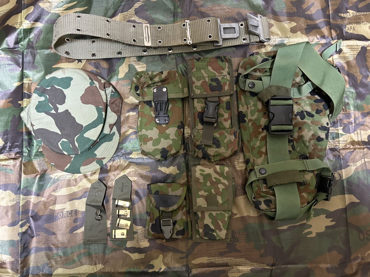 陸上自衛隊迷彩 マガジンポーチ 帽子 階級章 装備品 セット / 陸自迷彩 サバゲー コスプレ マルイ 89式 64式 カモフラの画像1