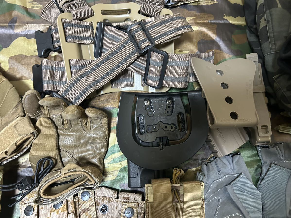 サバゲー 装備品 セット ホルスター マガジンポーチ ゴーグル ダンプポーチ グローブ 戦闘服など / マルイM4AK MP5 ミリタリー の画像6