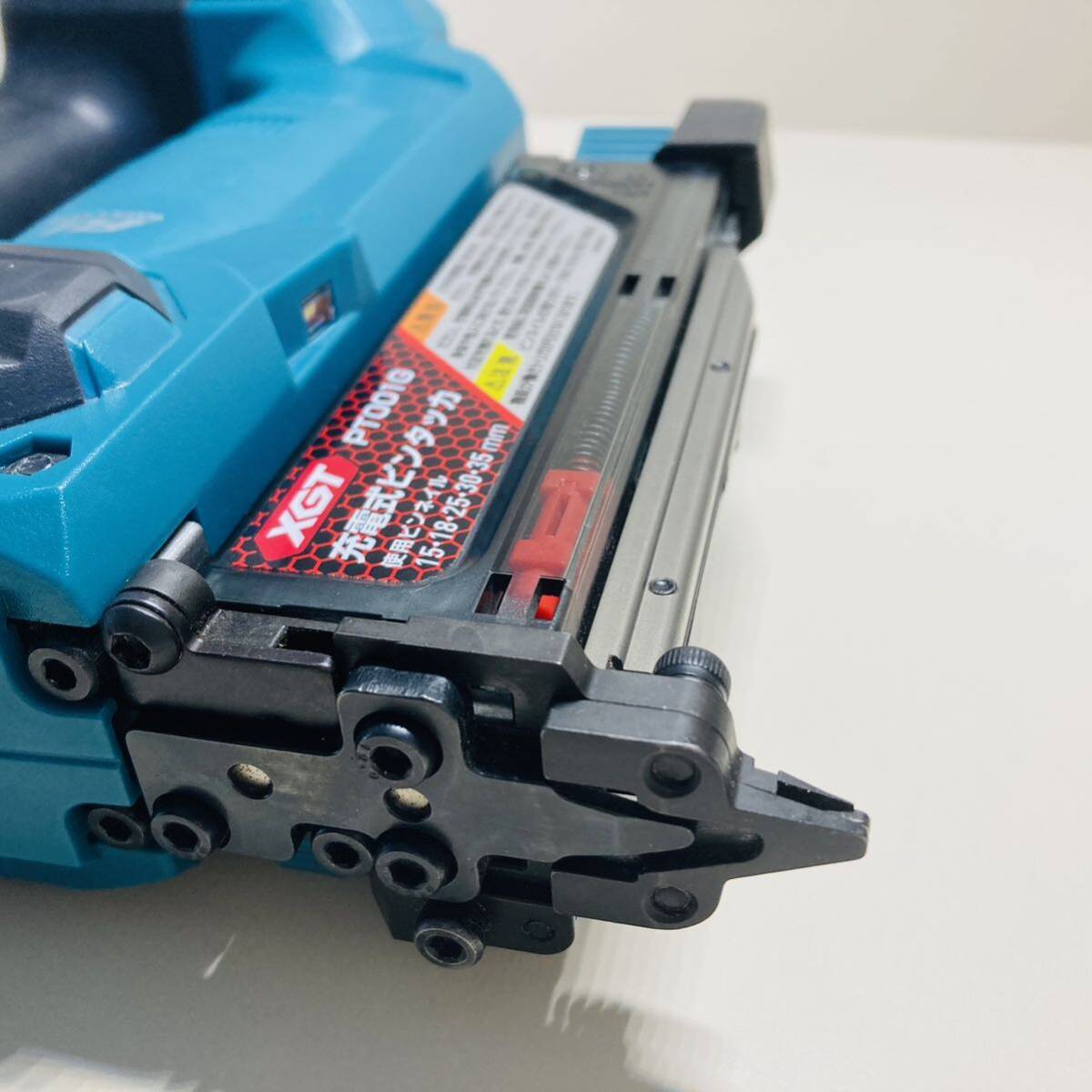 【超美品】makita マキタ 40Vmax 充電式ピンタッカ 本体のみ PT001G（ハードケース付き）_画像6