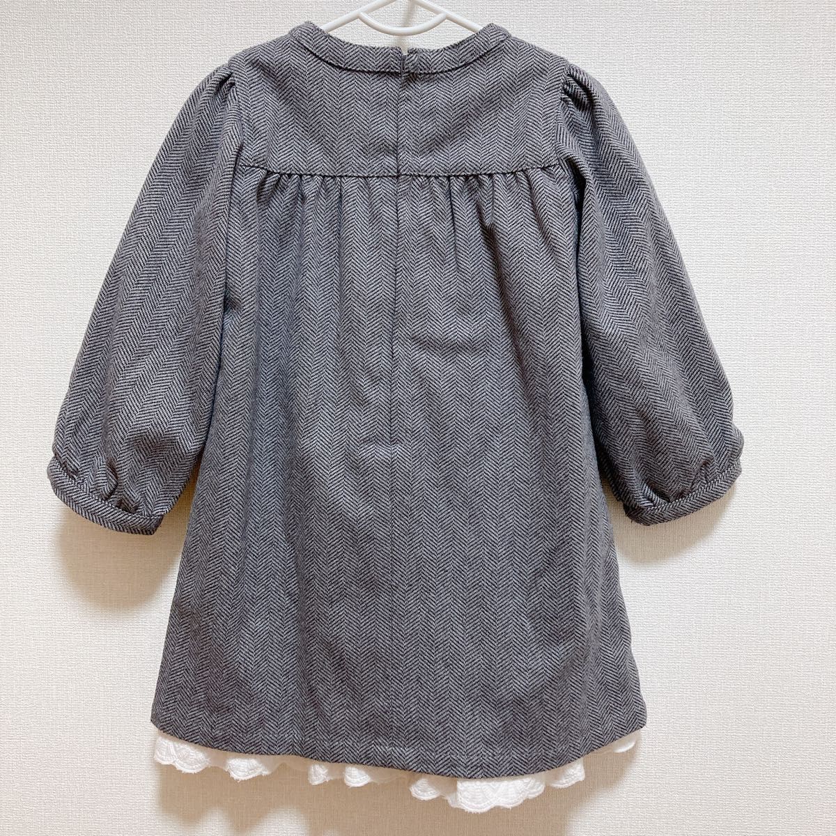 〔美品〕100 BeBe 長袖　ワンピース　グレー　リボン　女の子　レース　上品　フォーマル　卒園式　発表会　お出かけ　