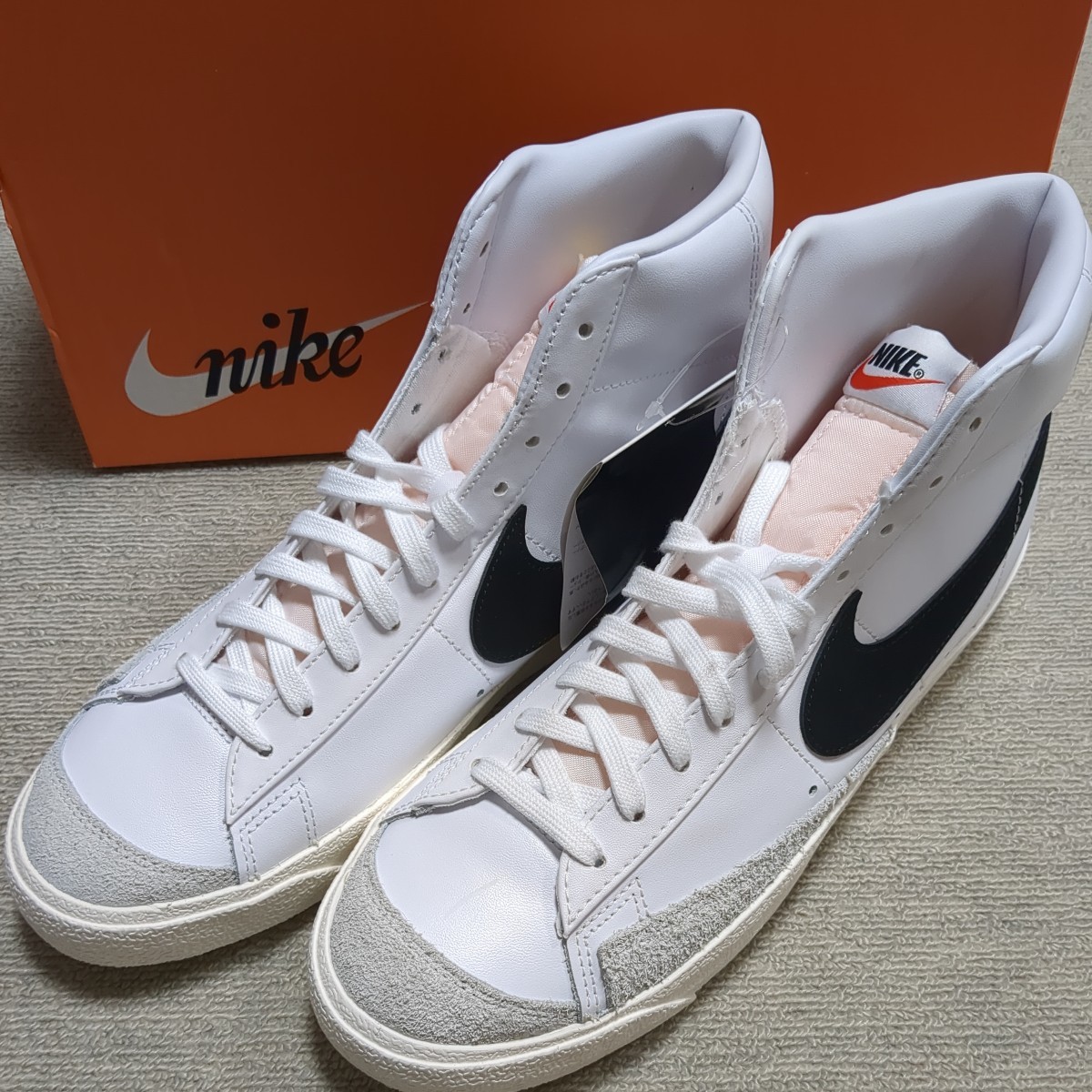 「未使用」NIKE　ナイキブレーザー　MID'77ヴィンテージ BQ6806-100　28cm_画像1