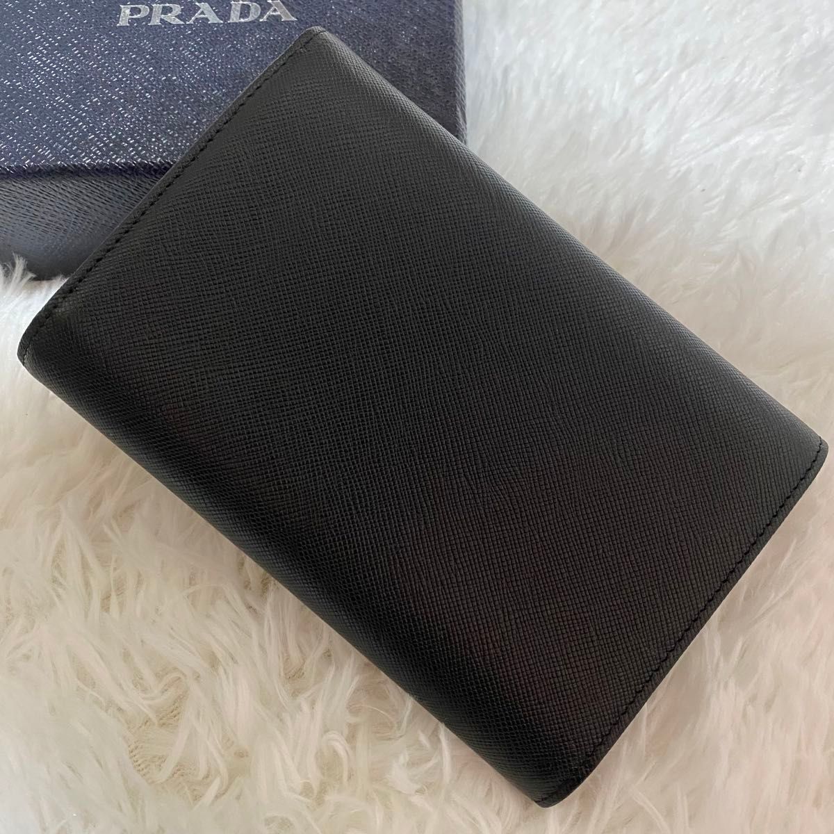 【新品未使用】PRADA プラダ 三つ折財布 ブラック サフィアーノ レザー 三角ロゴ NERO