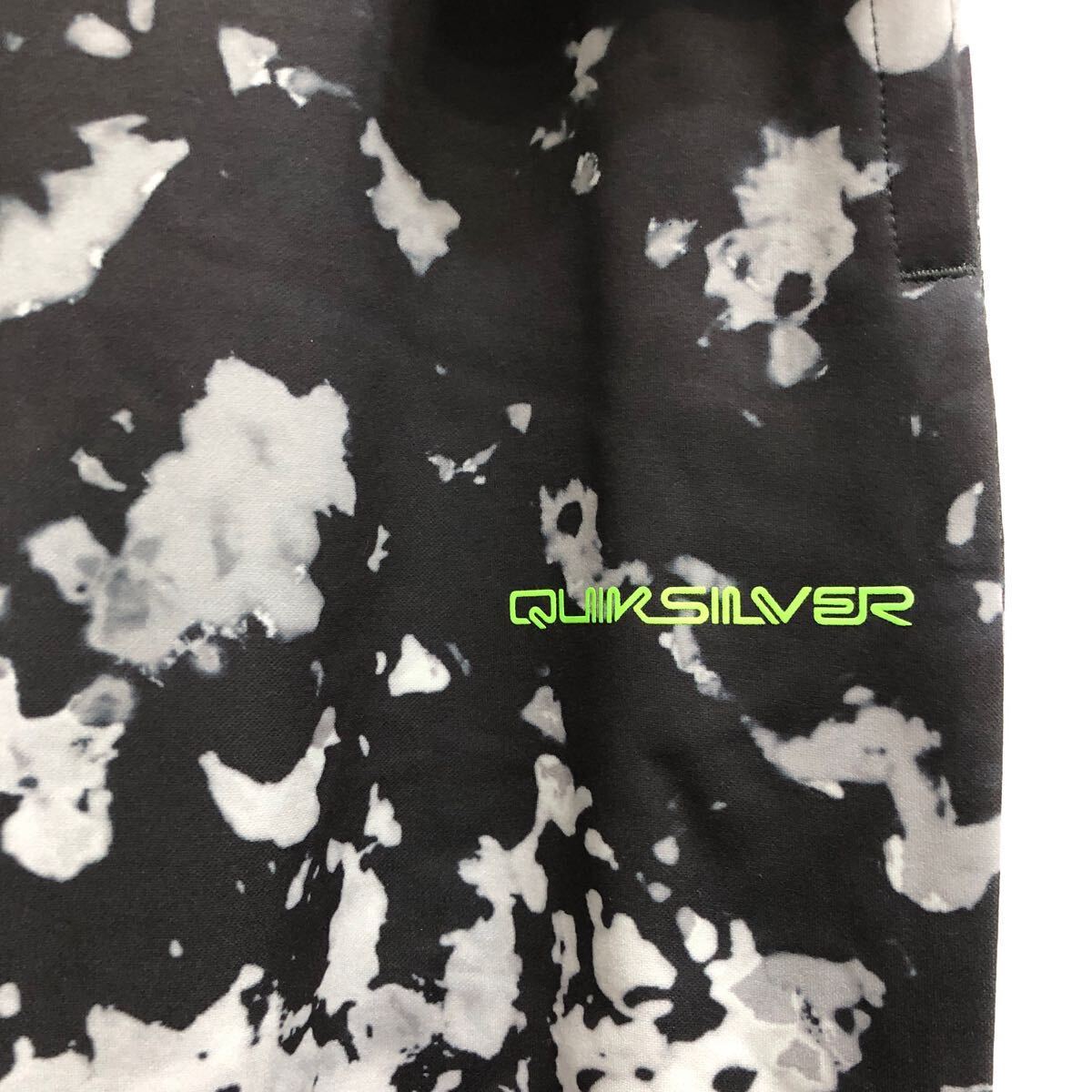 新品未使用 QUIKSILVER クイックシルバー トラックパンツ 総柄パンツ XL タイダイ柄 ボトムス 速乾 軽量 ストレッチ サーフィン_画像2