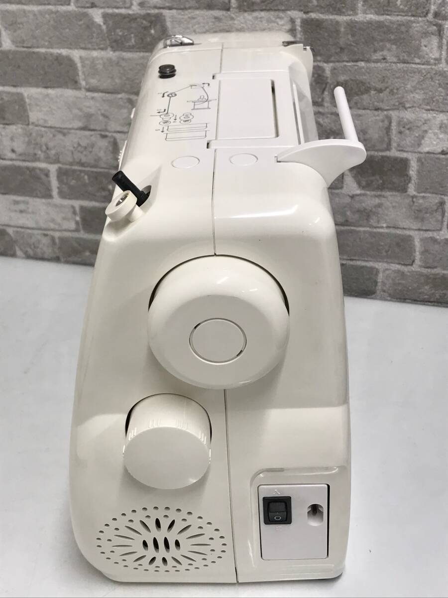 ★中古品★ JANOME ジャノメ N-571 家庭用ミシン コンパクトミシン ヌイキル ケース付 ロックカッター機能の画像3